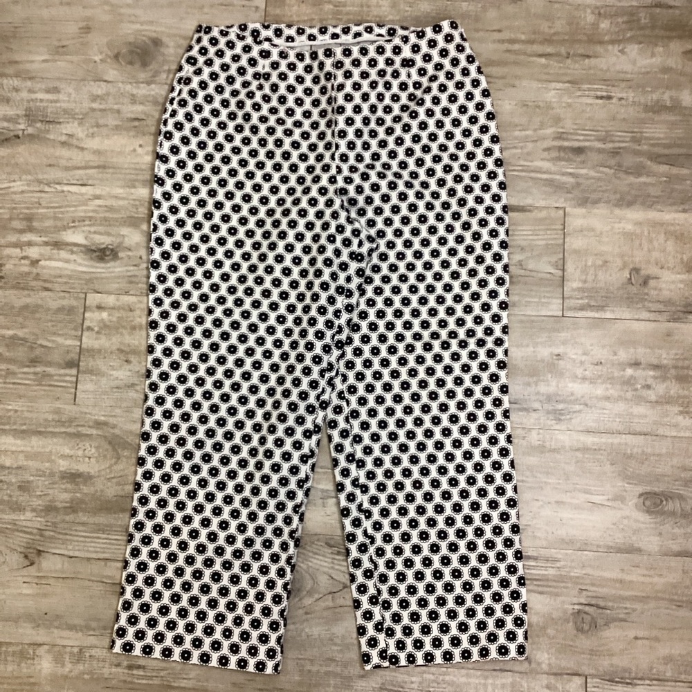 Chicos Women’s Black & White PRINT Circles Pants Straight Cut Khakis
